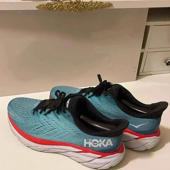 Clifton 8 Running shoes are soft and extremely comfy - Picture 7 of 14